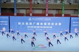 威少凶狠犯规罗林斯还辱骂对方，对着雄鹿板凳席嘲讽：他啥也不会