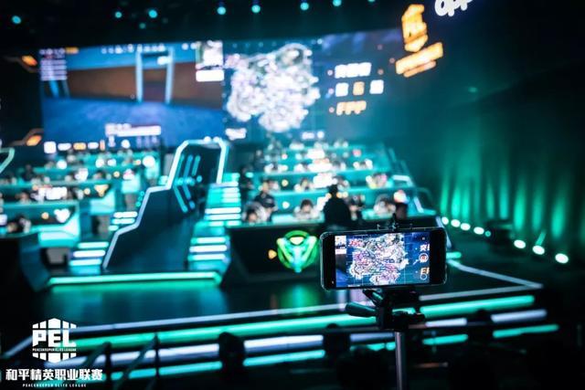 在激烈的联 在激烈的联