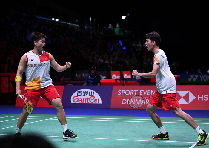 边圈子的影 边圈子的影